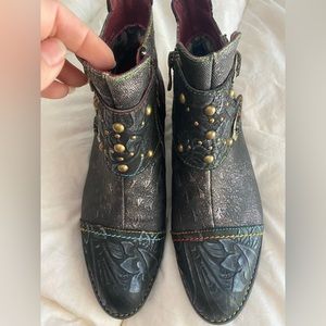 L’artiste boots NWOT